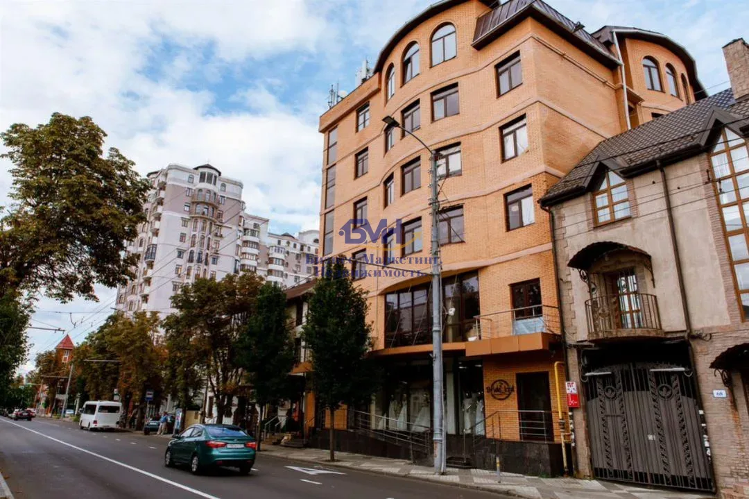 Продам помещение свободного назначения 1240 м.кв.