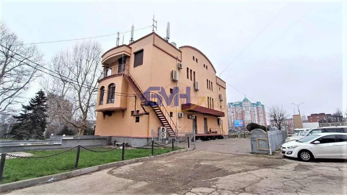 Продам помещение свободного назначения 879 м.кв.