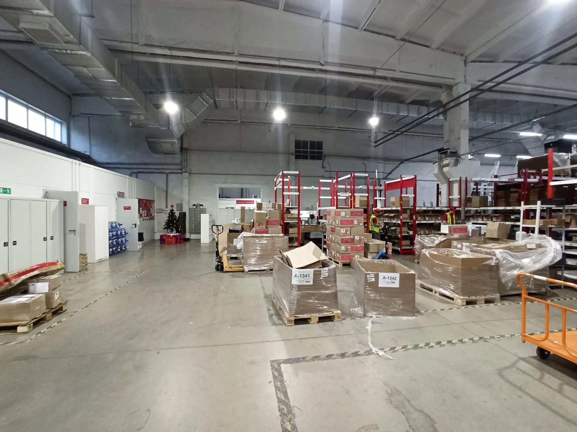 Сдам в аренду помещение свободного назначения 1000 м.кв.