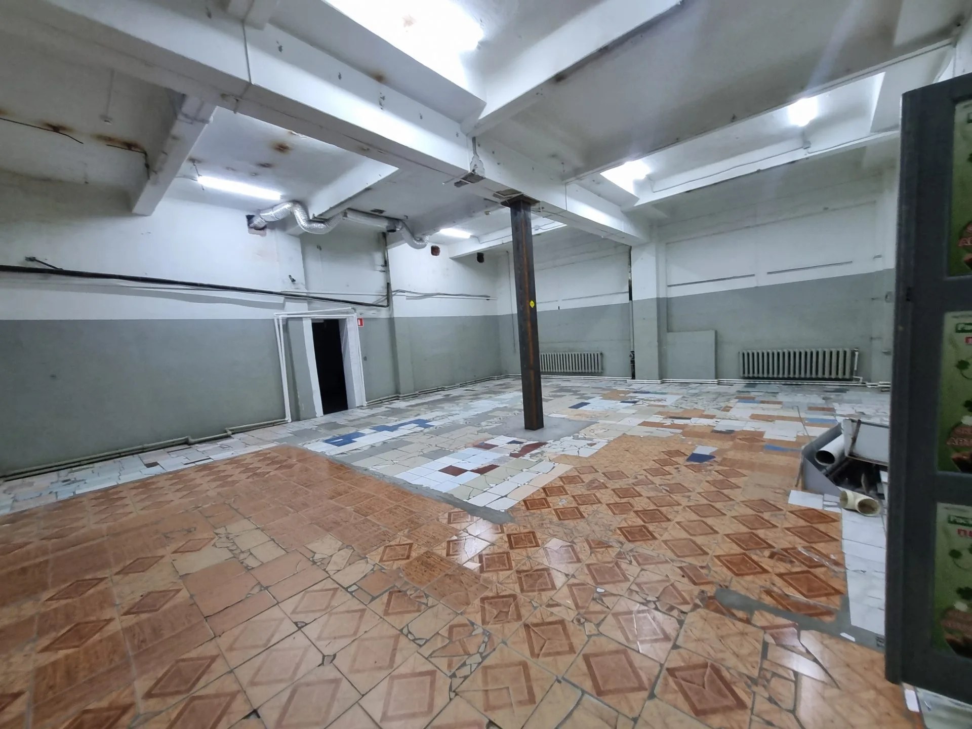 Сдам в аренду помещение свободного назначения 375 м.кв.